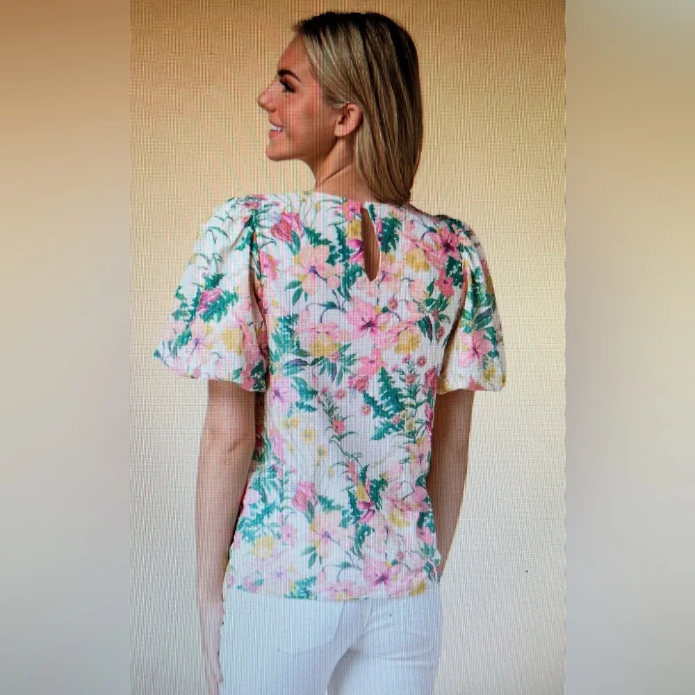 VERSONA FLORAL PUFF SHORT SLEEVE BLOUSE SIZE LARGE NWT! - Picture 2 of 5